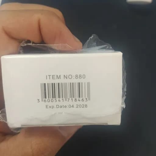 بی بی کرم گارنیر طرح اصلی نوشته کارتن آبی رنگ نوشته تیوپ نارنجی رنگ با کیفیت — تصویر ۴