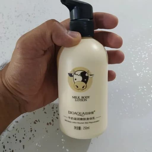 لوسیون بدن شیر گاو بیوآکوا (bioaqua) 250 گرمی نرم کننده و مرطوب کننده — تصویر ۲