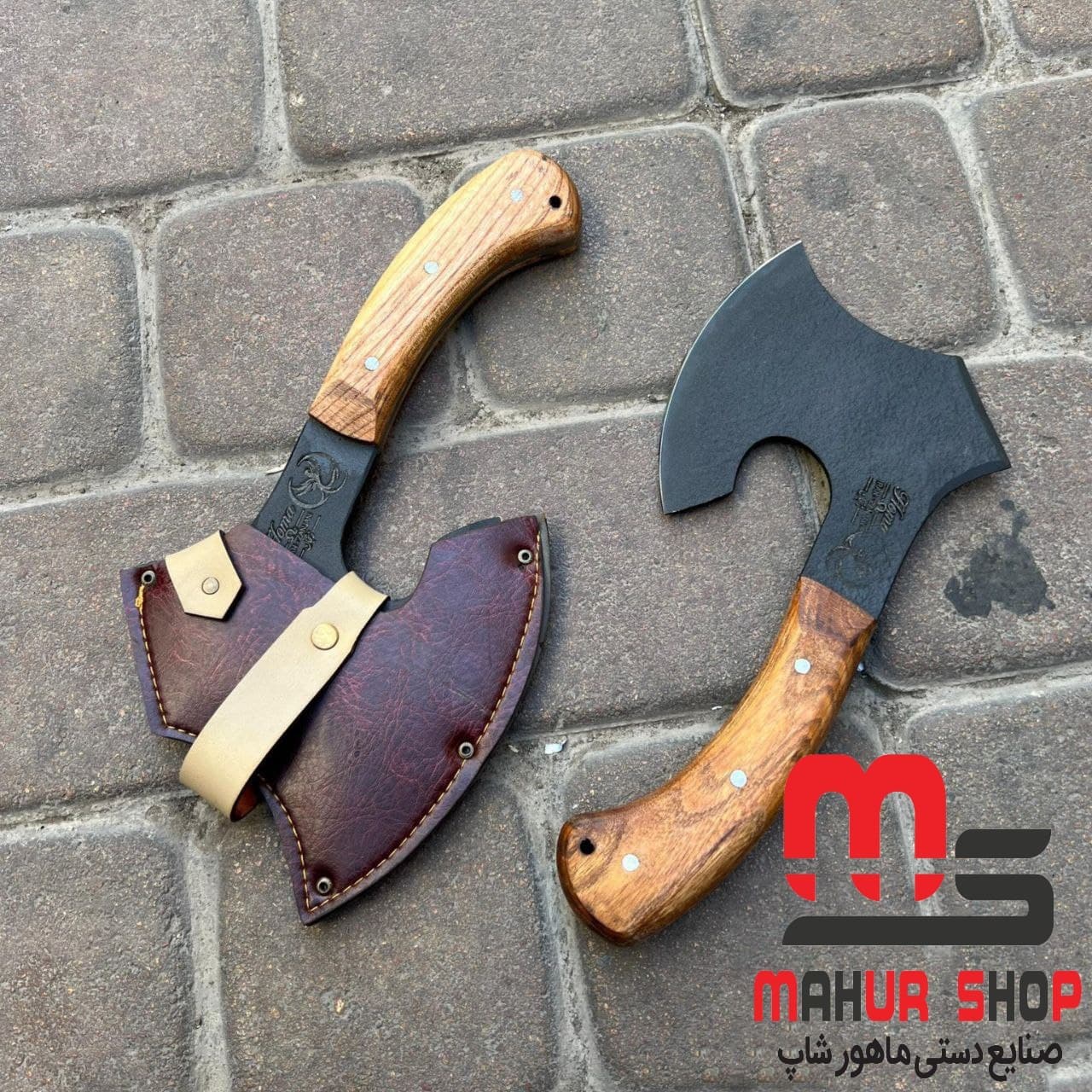 تبر کوچک کمپینگ ساخت زنجان همراه با غلاف تیغه فولادی