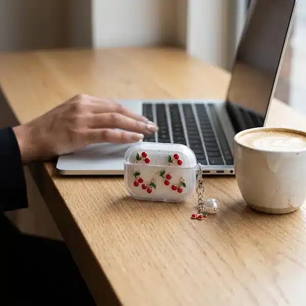 کاور ایرپاد با طرح آلبالو مناسب برای ایرپاد اپل مدل AirPod 3 — تصویر ۲