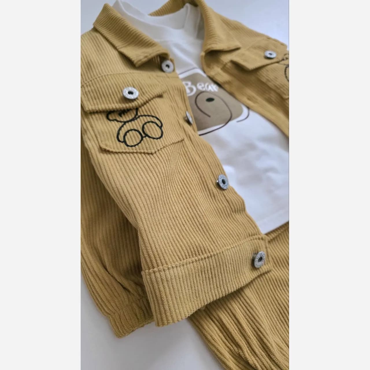 ست سه تیکه تدی وارداتی مخمل کبریتی اسپرت دخترانه و پسرانه مناسب 1 تا 5 سال و نیم — تصویر ۳