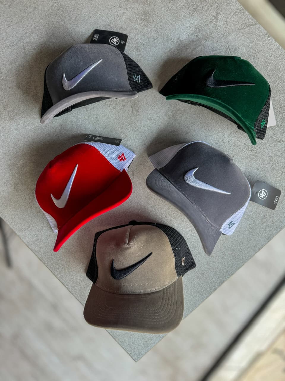 کلاه کپ مخمل پشت تور 47 طرح NIKE — تصویر ۳