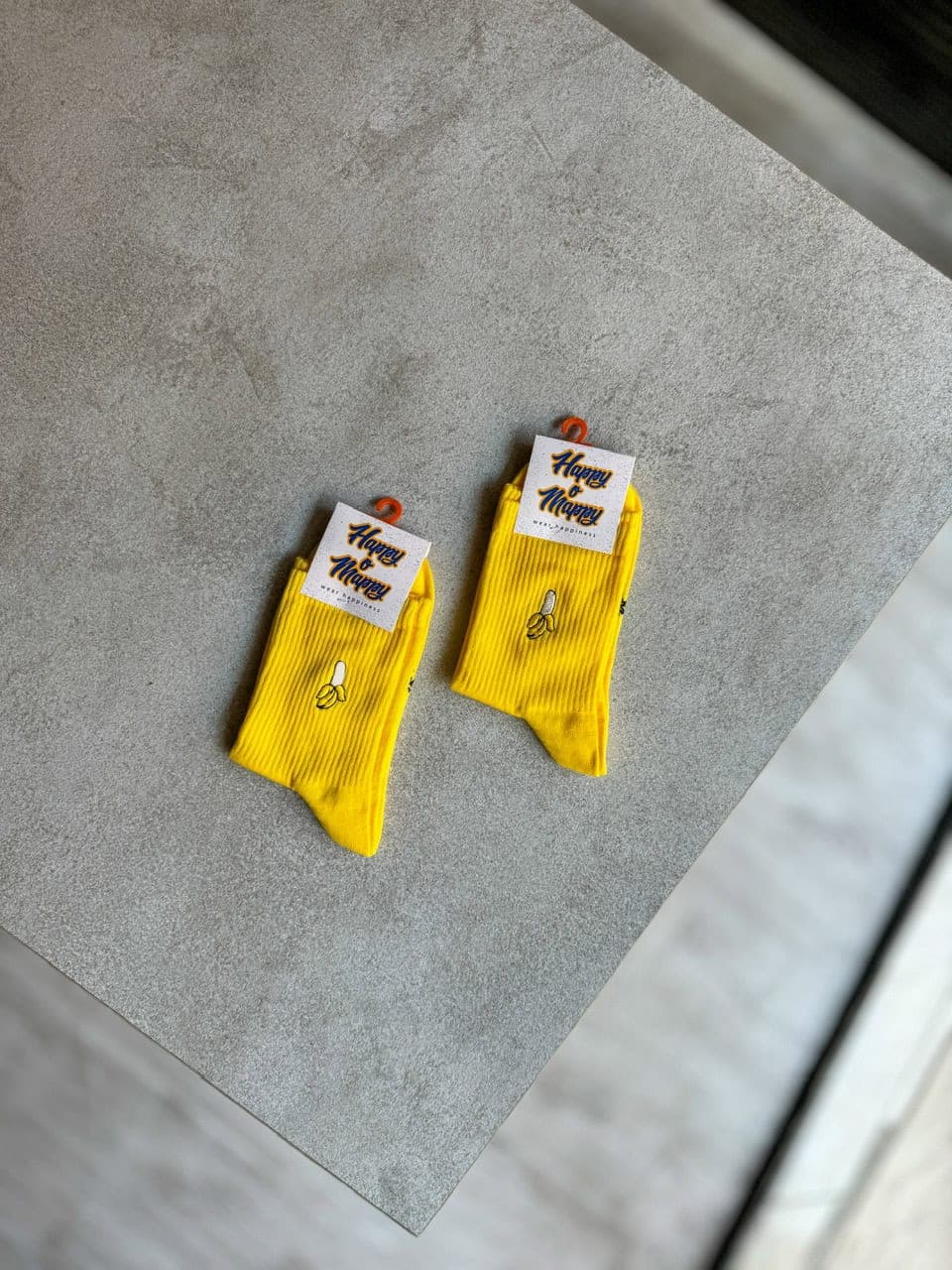 جوراب ساقدار گلدوزی موز Banana