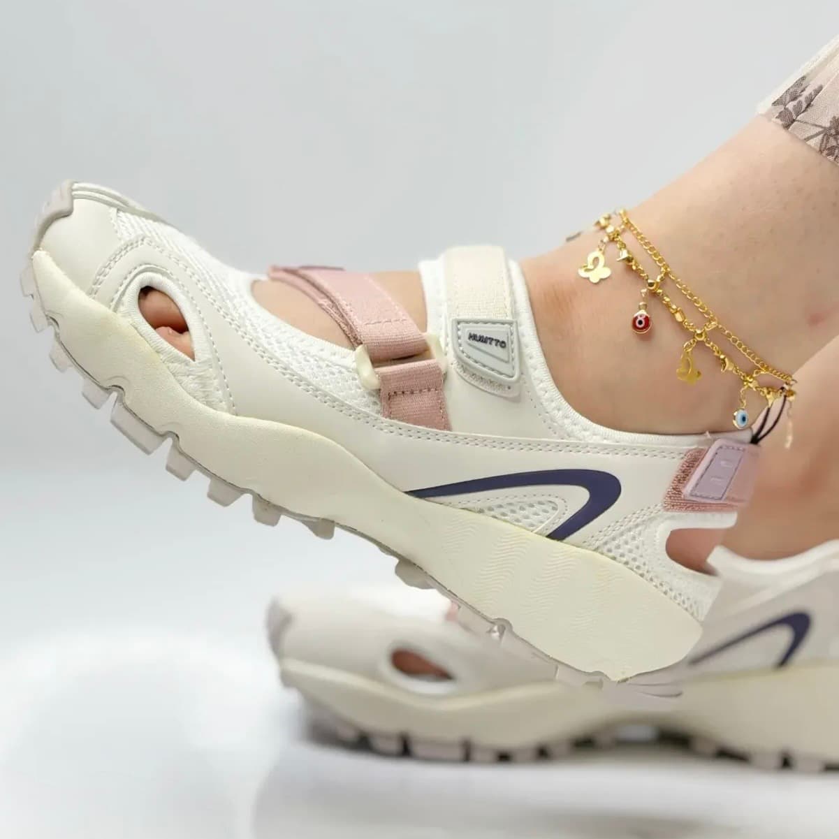 کفش صندل چسبی طبیعت گردی زنانه هامتو Humtto women’s sandal — تصویر ۶