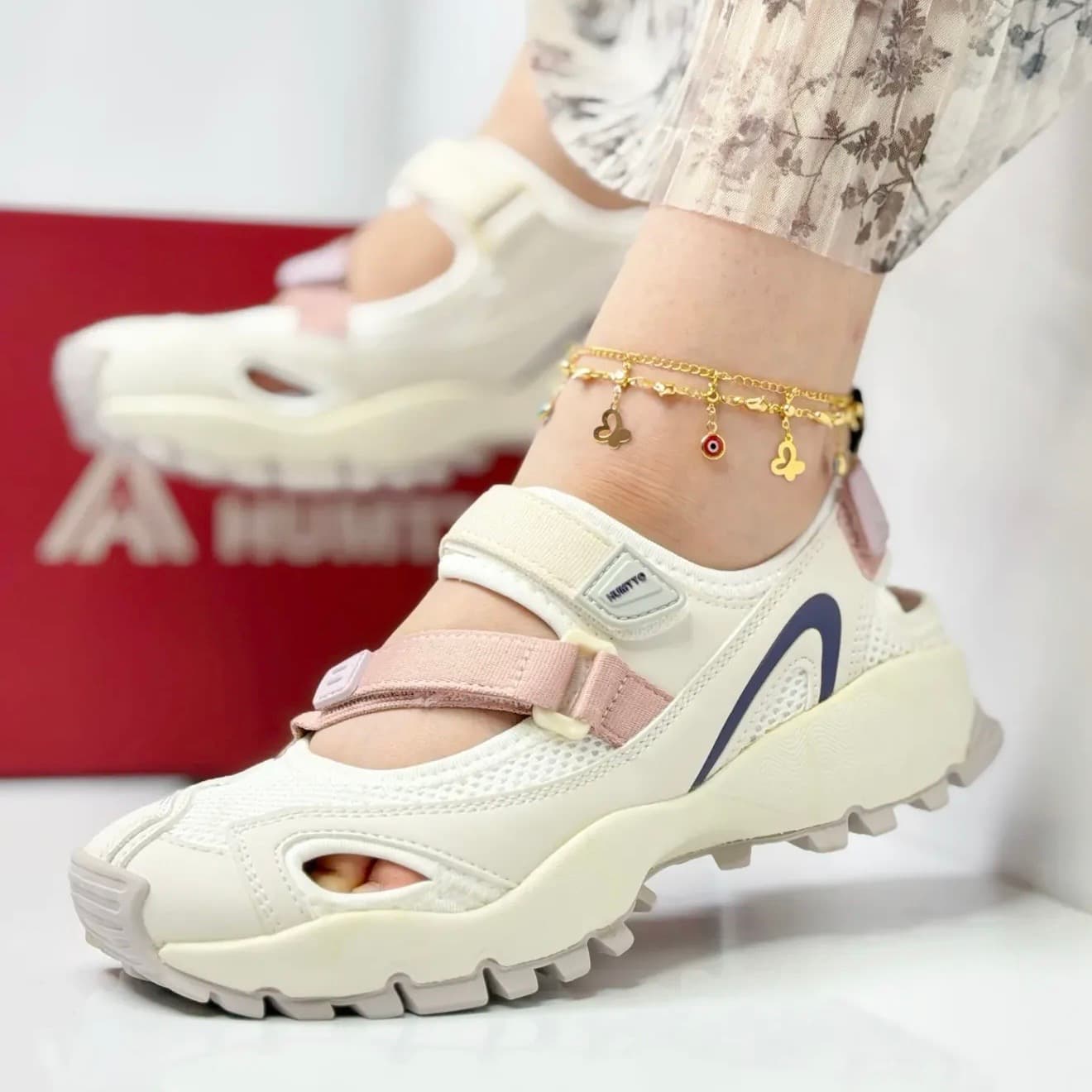 کفش صندل چسبی طبیعت گردی زنانه هامتو Humtto women’s sandal — تصویر ۸