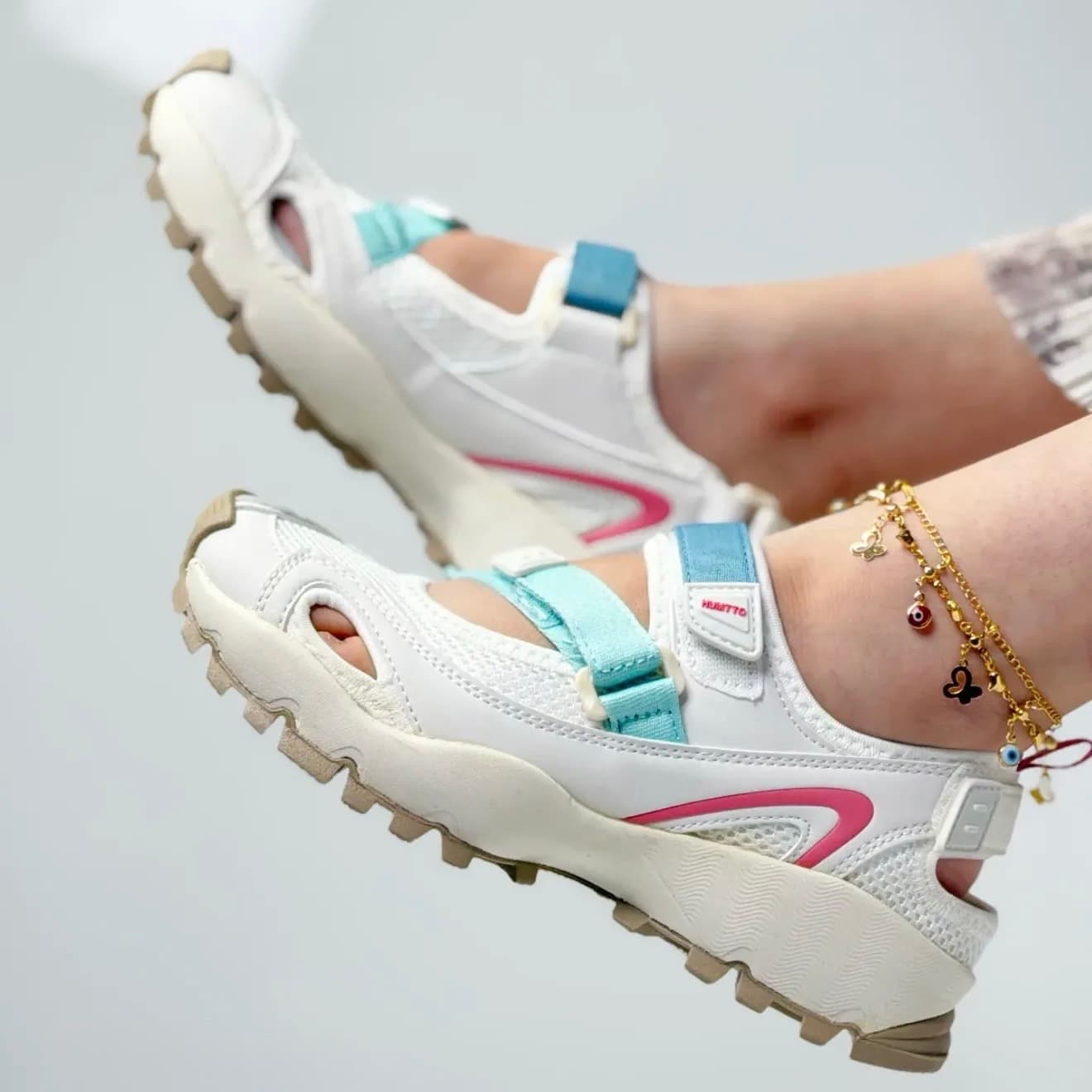 کفش صندل چسبی طبیعت گردی زنانه هامتو Humtto women’s sandal — تصویر ۷