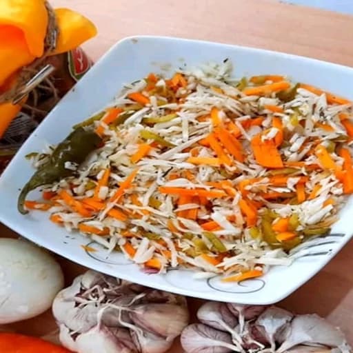 ترشی کلم سفید وهویج معطر یک کیلویی گیلان.رشت — تصویر ۲