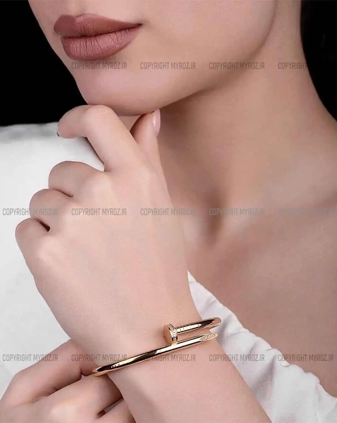 دستبند استیل زنانه کارتیر CARTIER مدل میخ کد 2404 — تصویر ۳