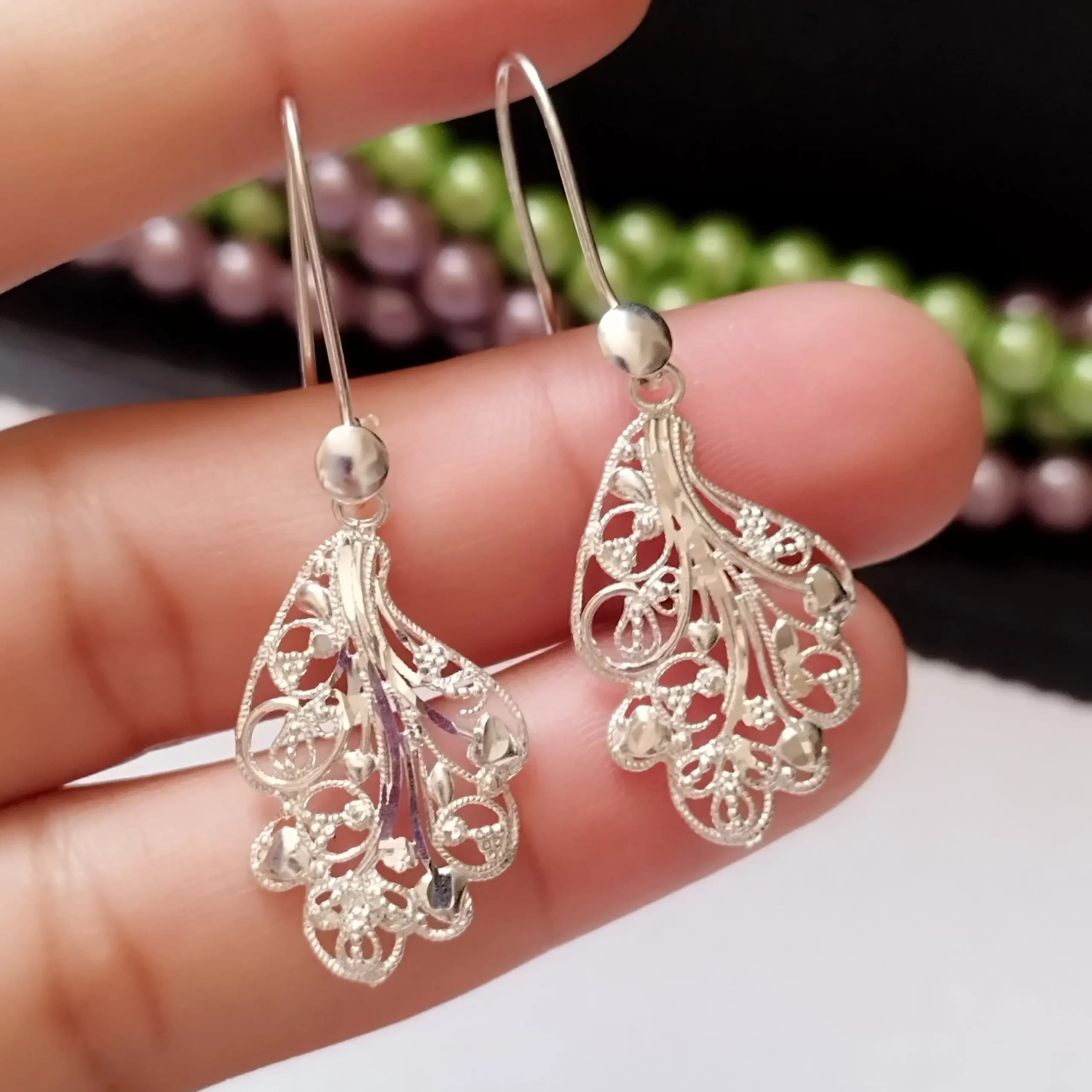 گوشواره نقره آویزی عیار 925 طرح ملیله زنانه — تصویر ۳