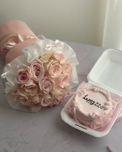 بهترین پک هدیه و کیک تولد با گل برای دختر 9 ساله