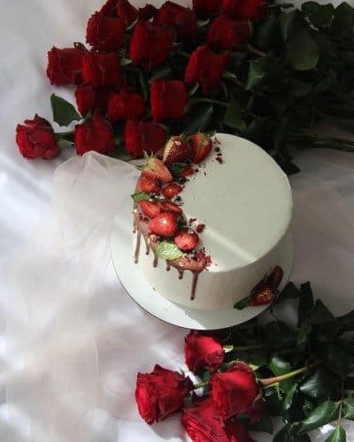 کیک تولد و باکس گل تبریک تولد یار