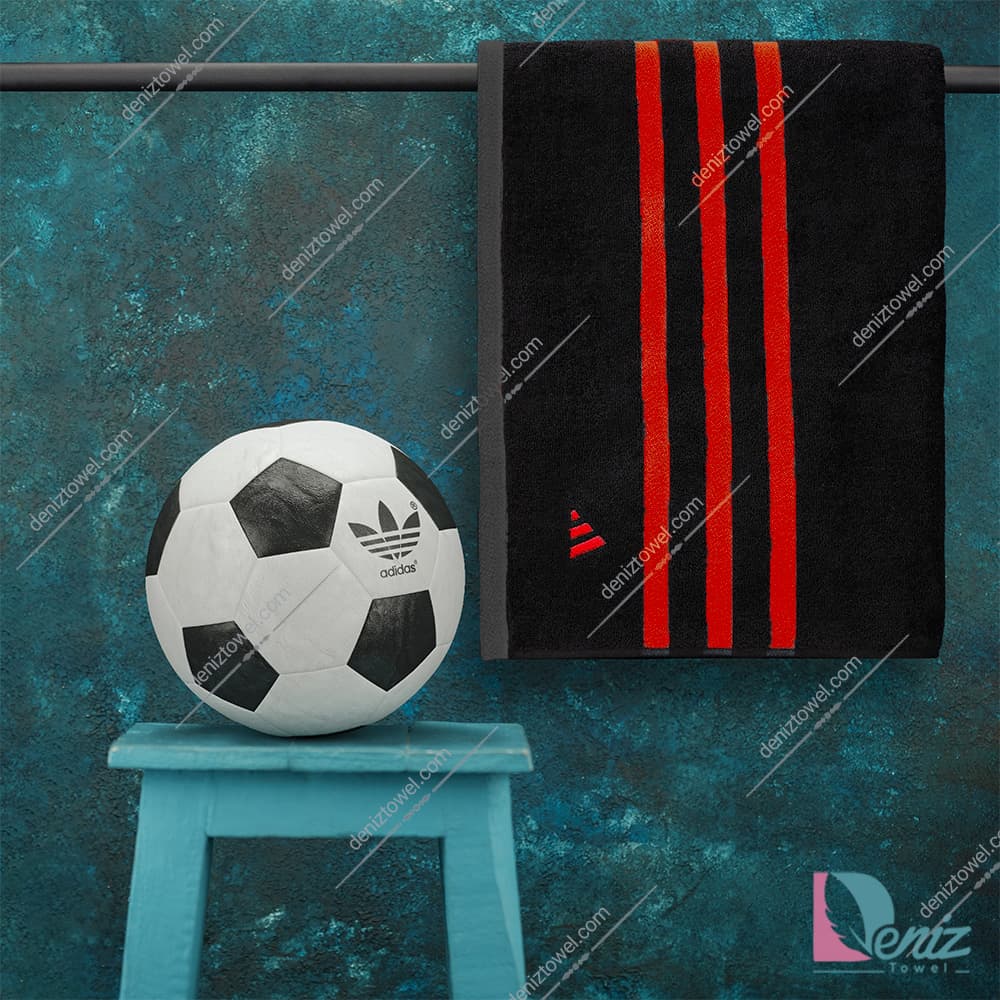 حوله ورزشی adidas مشکی، قرمز بزرگ