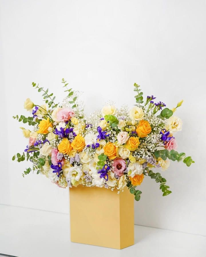 چگونه برای ارتقای شغلی همکارم گل تبریک تهیه کنم؟