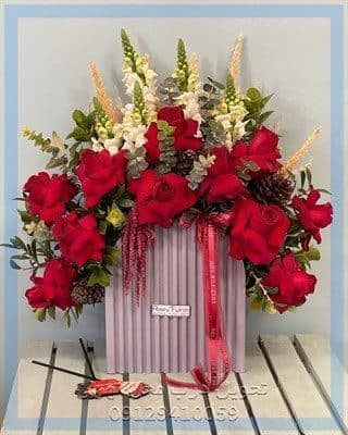 ارسال گل طبیعی برای دانشگاه آزاد تهران مرکز علوم انسانی