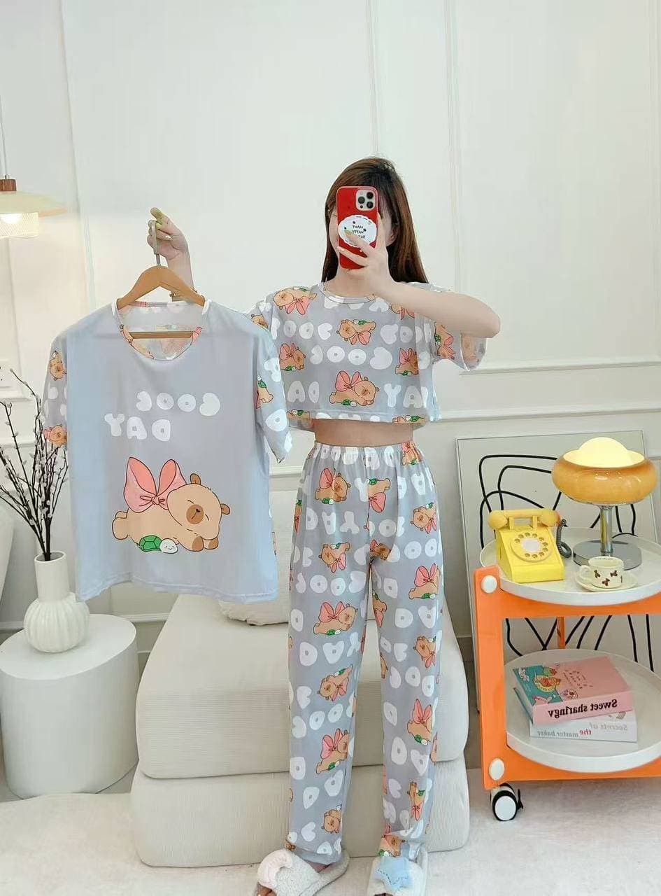 ست سه تیکه راحتی تیشرت و کراپ و شلوار دخترانه و زنانه کد8279 — تصویر ۲