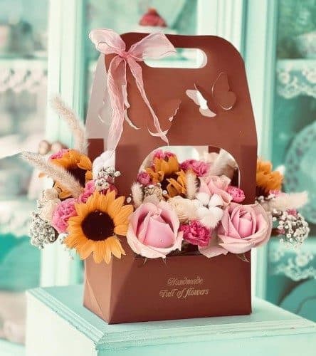 دسته گل خوش‌رنگ برای تبریک زایمان را از کجا بخرم؟