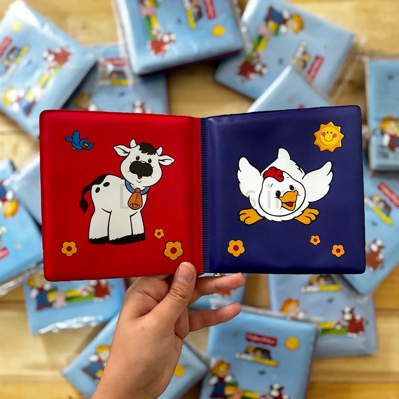 کتاب پارچه‌ای حمومی مدل مزرعه حیوانات Fisher Price