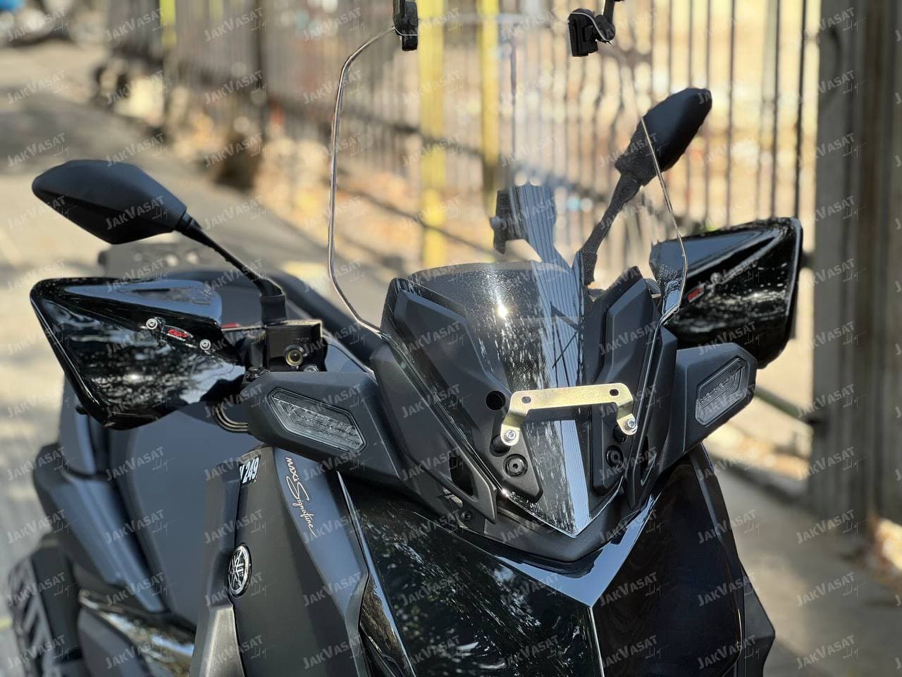 بادگیر دسته مشکی XMAX GP 2025 / ساخت ترکیه اصل