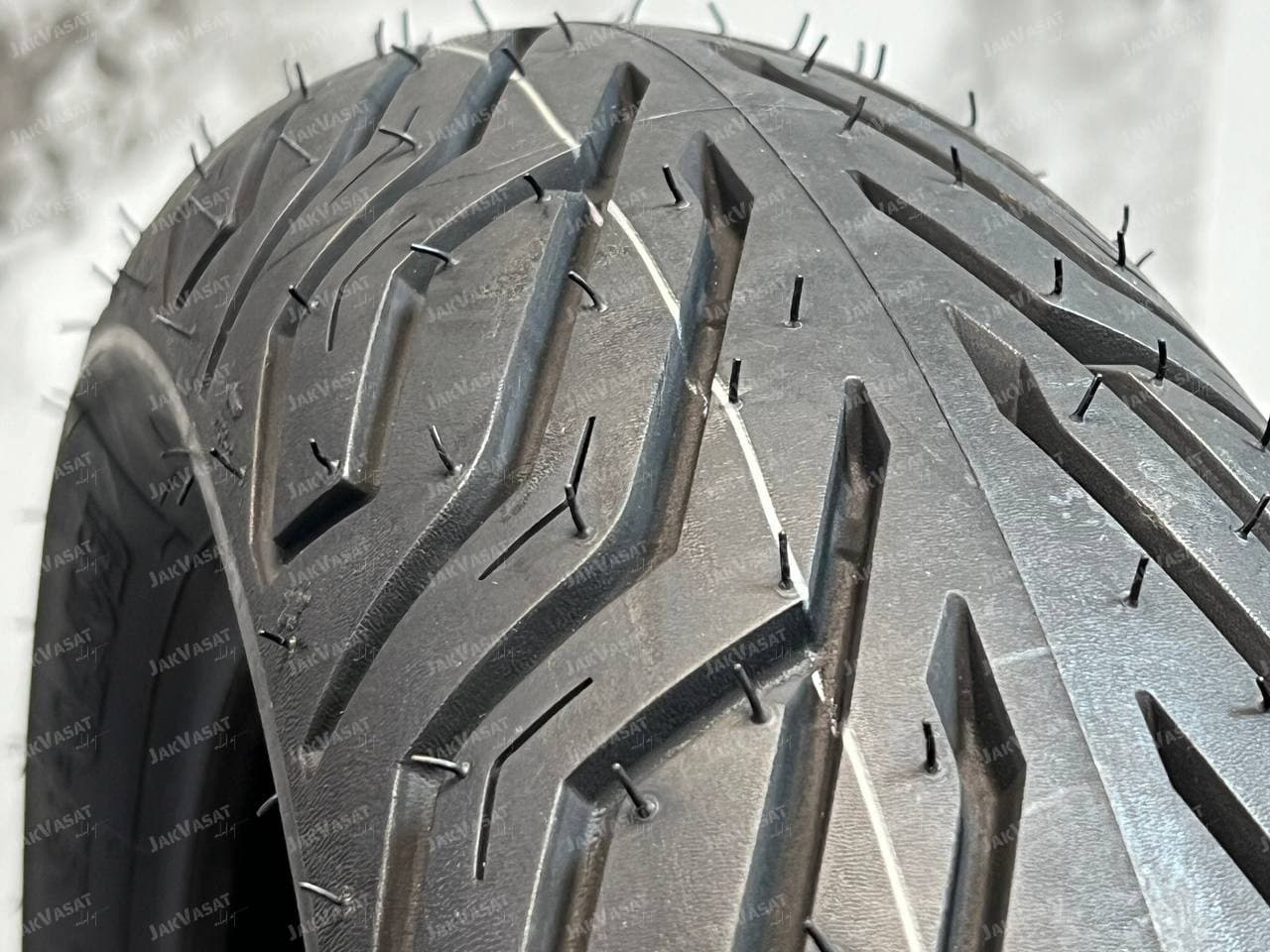 ست لاستیک میشلن عقب و جلو ایکس مکس سیتی گریپ2 / XMAX MICHELIN 120/70/15 + 140/70/14 / ساخت اروپا کشور صربستان اصل کد ۲۰۰۷۳۳ — تصویر ۵