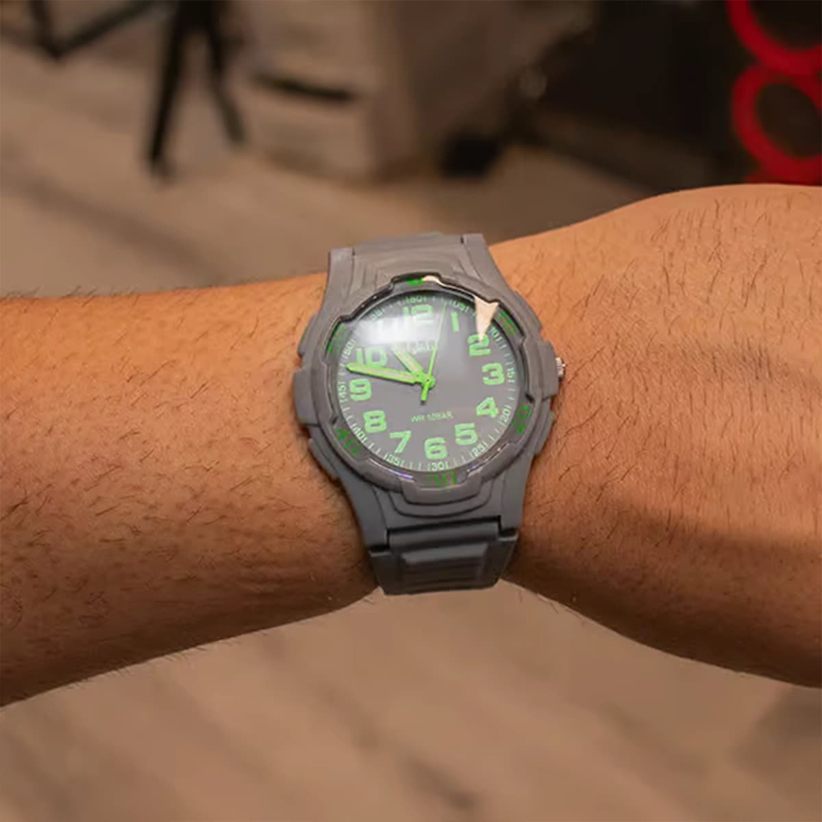 ساعت مچی کیو اند کیو مدل V31A-006VY — تصویر ۶
