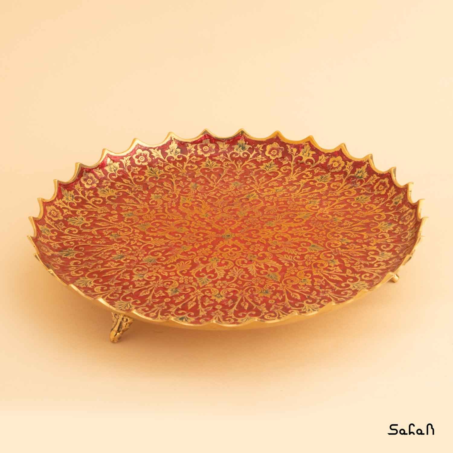 شیرینی خوری برنجی میناکاری سه پایه طرح تاج — تصویر ۵