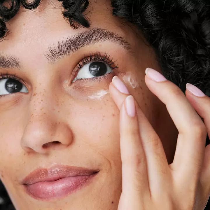 دور چشم کلینیک مدل All About Eyes حجم 15 میلی‌لیتر — تصویر ۲