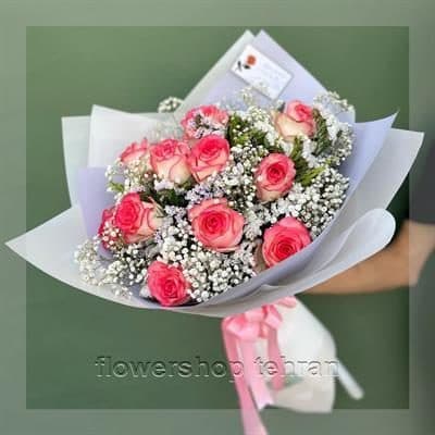 ژیپسوفیلا رنگی با گلهای تازه و دیزاین حرفهای