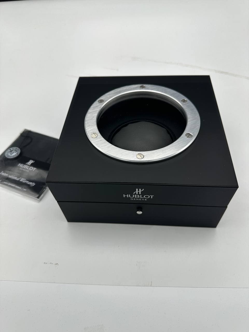 جعبه و پاکت اصلی ساعت مارک هابلوت HUBLOT اورجینال کد 1923787