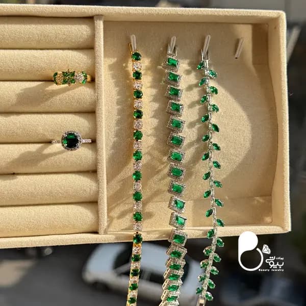 دستبند اتمی جواهری زمردی