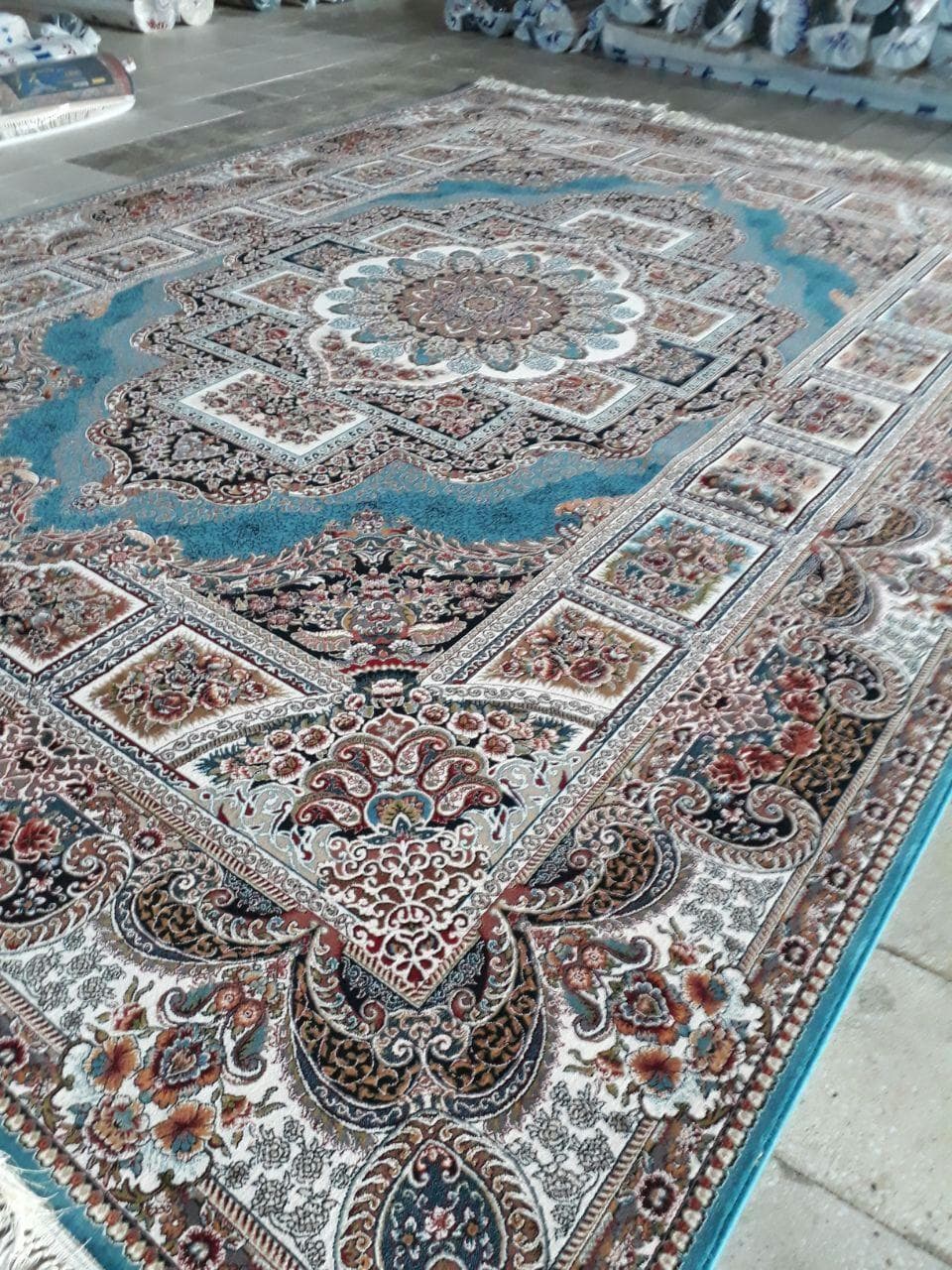 فرش کاشان حوض نقره ۷۰۰ شانه — تصویر ۵
