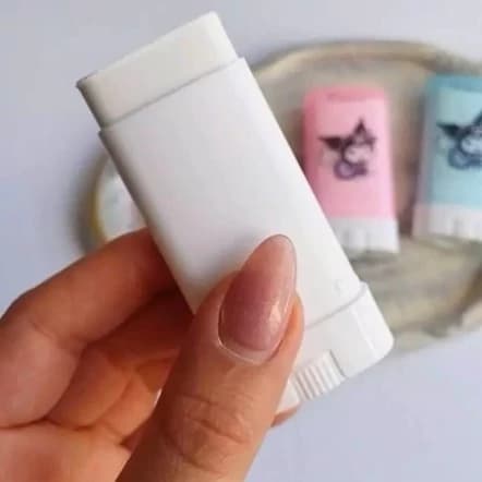 کرم ضد آفتاب استیکی مینی کیفی کوچک 15 میل سفید مناسب دور چشم رنگدانه سفید شاداب کننده ضد چین و چروک ضد پیری روشن کننده — تصویر ۵