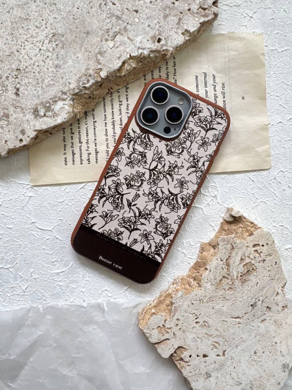 قاب گوشی چرم مدل BONNE CASE — تصویر ۳