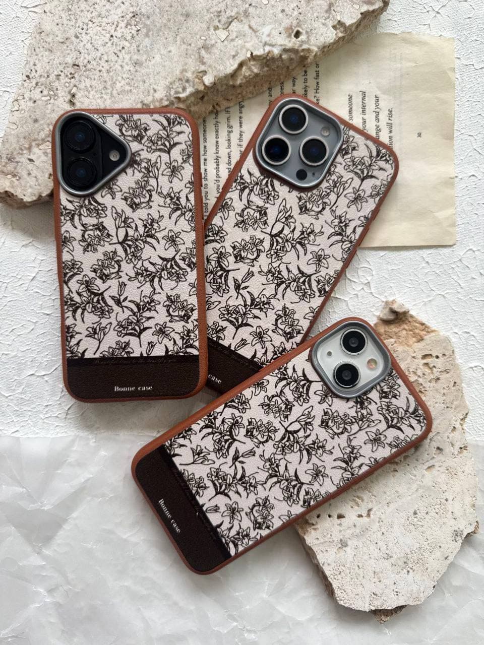 قاب گوشی چرم مدل BONNE CASE — تصویر ۴