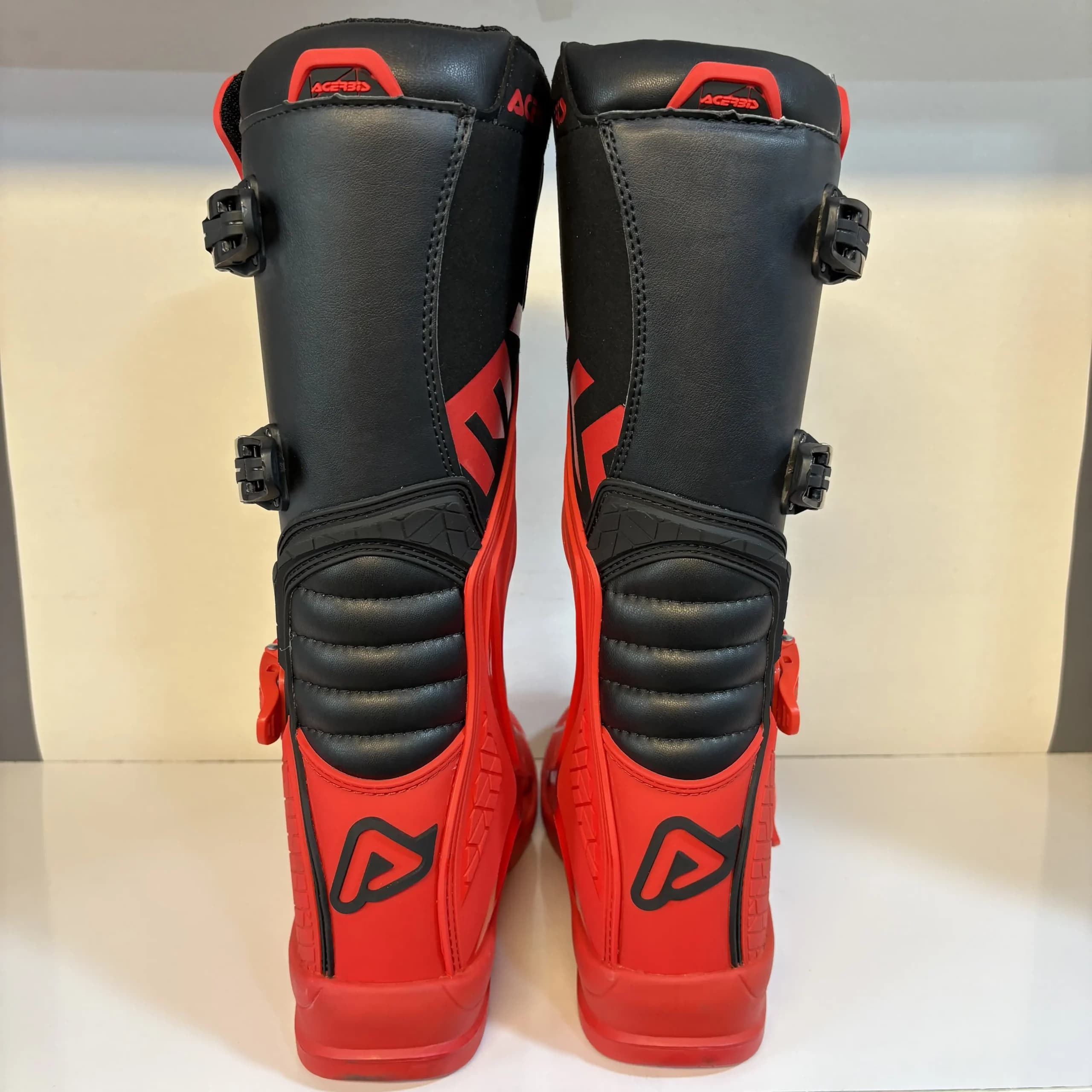 بوت موتورسواری کراسی مدل Acerbis – مشکی قرمز — تصویر ۲