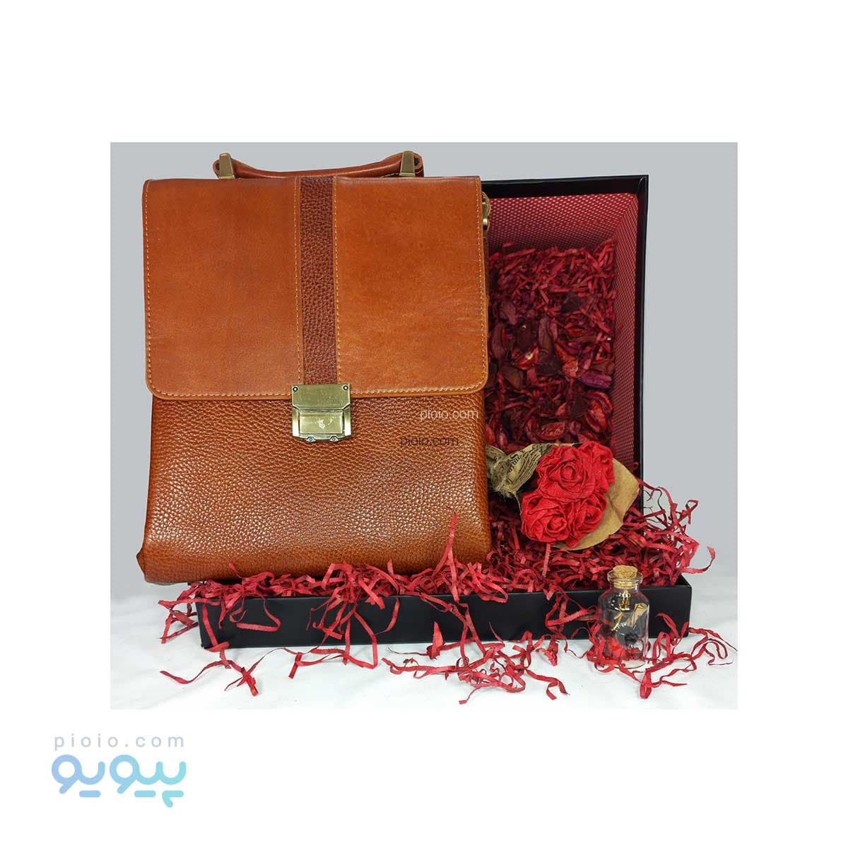 پک ولنتاین با کیف چرم دوشی مردانه