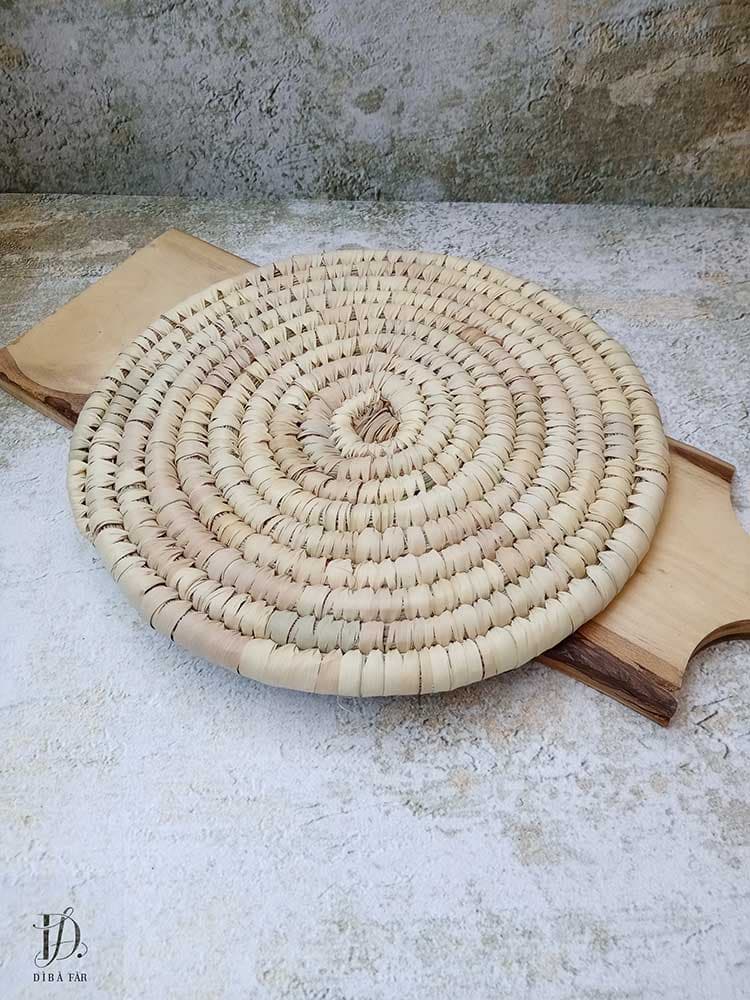 زیر قابلمه ای حصیری — تصویر ۲
