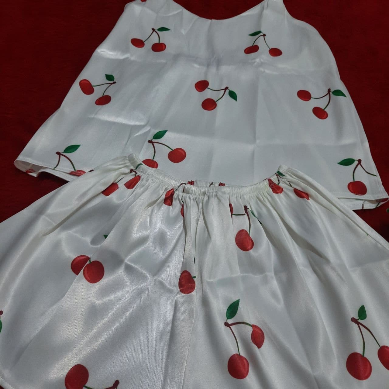 ست تاپ و شورتک ساتن طرح گیلاس Gap کد 5050 — تصویر ۳