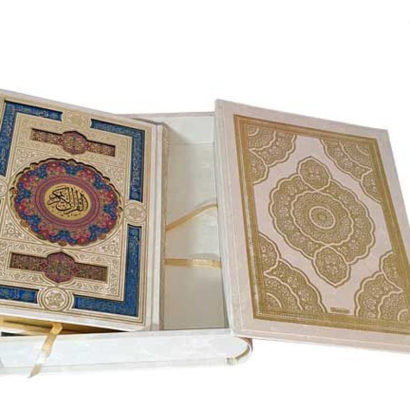 قرآن وزیری گالینگور سفید جعبه دار 4قل پلاک طلایی نفیس — تصویر ۴