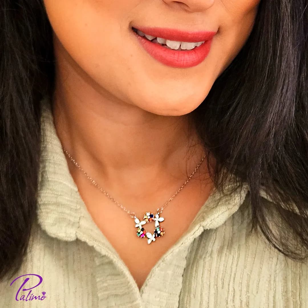 گردنبند نقره پروانه و گل کد N2110 با روکش طلا سفید — تصویر ۲