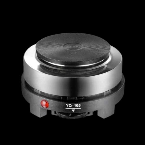 اجاق سفری مدل هات پلیت GR01 با توان 500 وات، دارای ترموستات و دیمر 5 درجه‌ای، وزن 500 گرم و ابعاد 10x10x10 سانتی‌متر، مناسب استفاده دو نفر