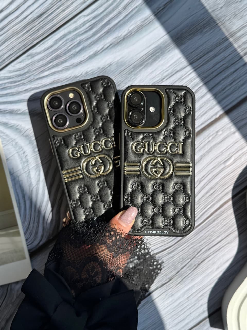 قاب آیفون Gucci چرمی — تصویر ۲