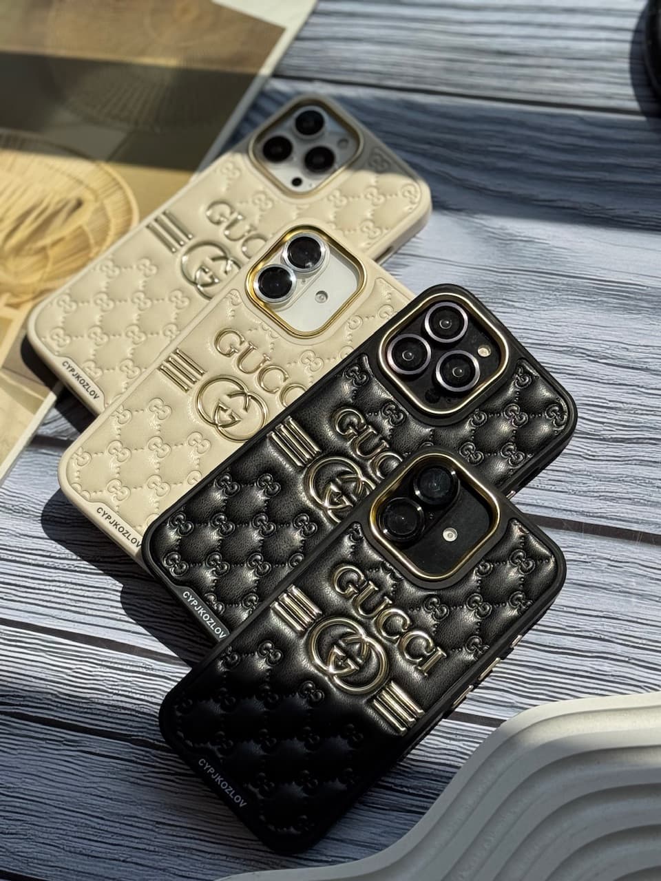 قاب آیفون Gucci چرمی — تصویر ۴