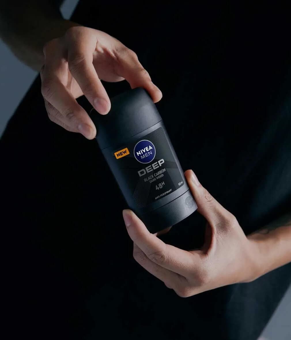 استیک ضد تعریق آقایان نیوآ Nivea Deep Black Carbon حجم 50 میل — تصویر ۲