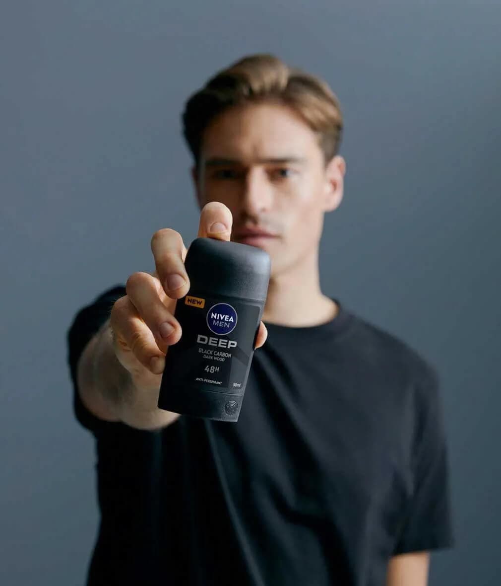 استیک ضد تعریق آقایان نیوآ Nivea Deep Black Carbon حجم 50 میل — تصویر ۴