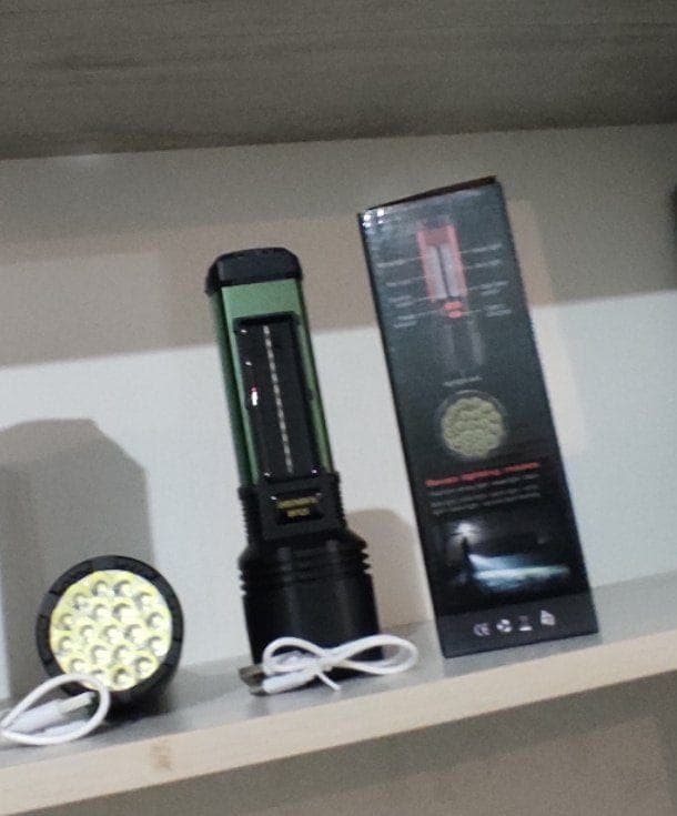 چراغ قوه خورشیدی شارژی مدل w5121b پر قدرت — تصویر ۳