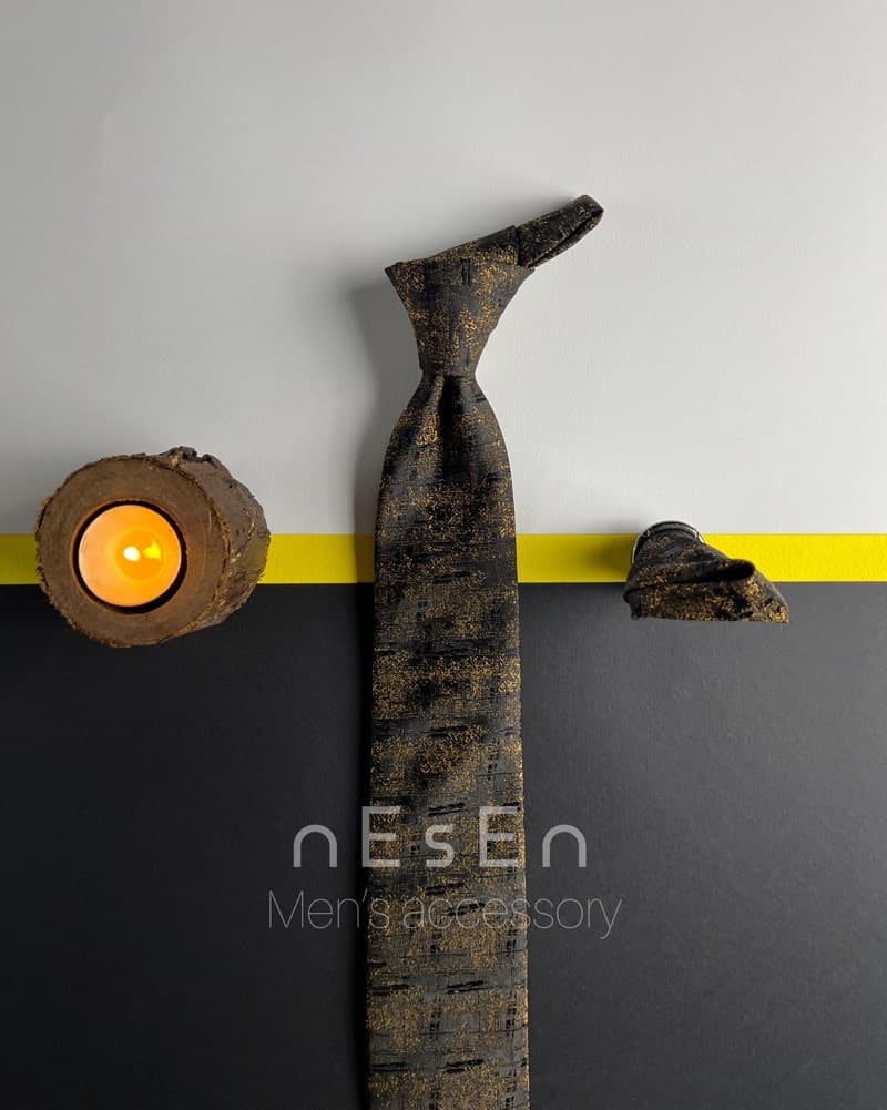 ست کراوات و دستمال جیب مردانه طلایی مشکی T55