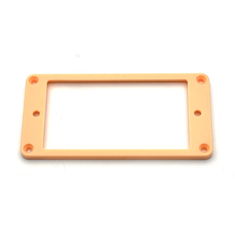 فریم پیکاپ هامباکر فلت (Flat) گیتار الکتریک رنگ کرم 5×5 میلی متری — تصویر ۳