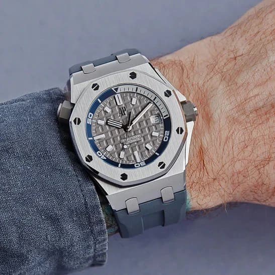 ساعت مچی اودمار پیگه رویال اوک آفشور | Audemars Piguet Royal Oak Offshore | نقره‌ای-آبی صفحه خاکستری رپلیکا ایتالیا — تصویر ۲