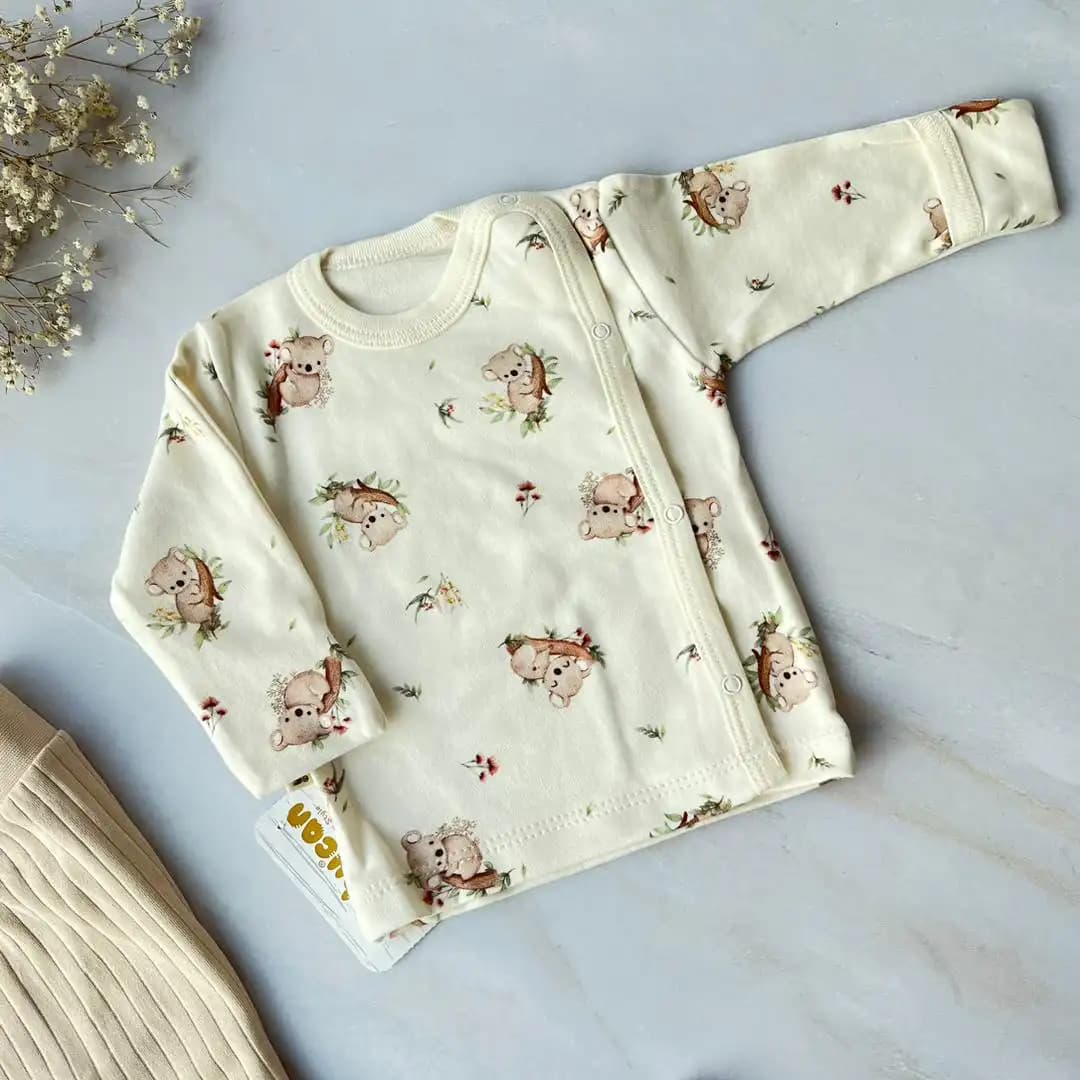 ست لباس نوزادی ۳ تکه ترک طرح کوالا بلوز شلوار نوزادی Baby Can — تصویر ۴