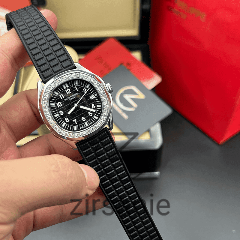 ساعت مچی زنانه پتک فیلیپ آکوانات دورنگین Patek Philippe Aquanaut Diamonds Silver Black — تصویر ۷